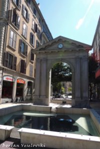 02. Arch from Place des XXII Cantons