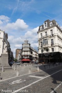 54. Rue de Louvain & Statue of General Brialmont