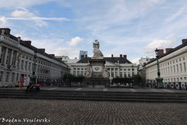 73. Place des Martyrs - Belgium Revolution Statue & The Flemish Government