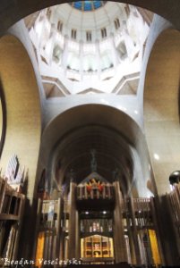 94. National Basilica of the Sacred Heart (Basilique Nationale du Sacré-Cœur)