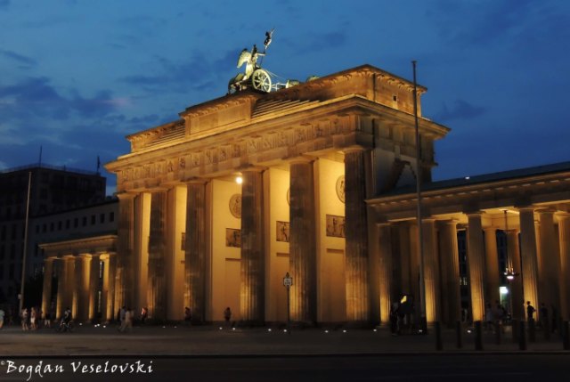 02. Brandenburg Gate (Brandenburger Tor)