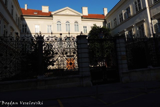 11. Croatian Institute of History (Hrvatski institut za povijest)