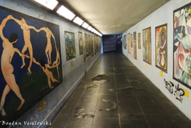 16. Subway art
