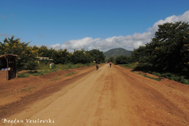 Road in Mbangu
