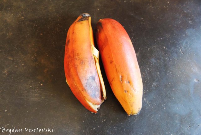Zomba nthochi (red bananas)