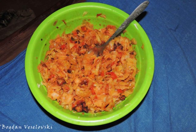 Cabbage with soya & tomatoes
