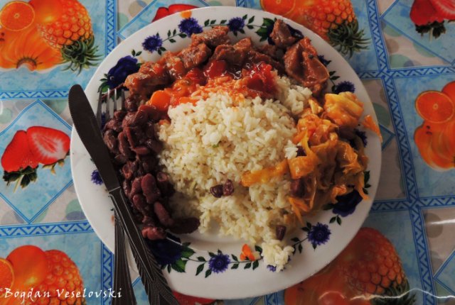 Rice with beans, cabbage & goat meat