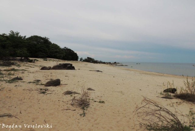 Chintheche beach ... not bad for camping