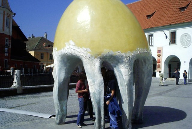 Wisdom tooth in Piața Mică (Little Square)