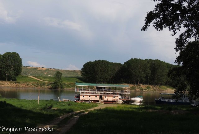 Boat on Dniester river, Vadul lui Vodă