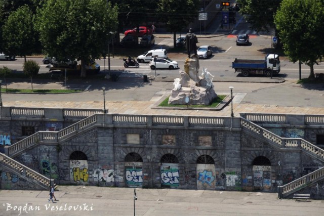 Monument to Giuseppe Garibaldi & Murazzi del Po