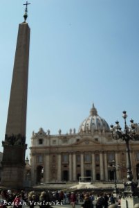 St. Peter's Square - 'The Witness' obelisk & St. Peter's Basilica  (Piazza di San Pietro - Obelisco Vaticano & Basilica di San Pietro)