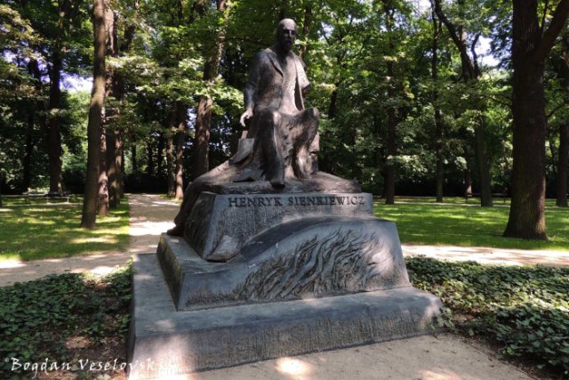 Henryk Sienkiewicz statue in Łazienki Park (Pomnik Henryka Sienkiewicza w Łazienkach Królewskich, Warszawa)