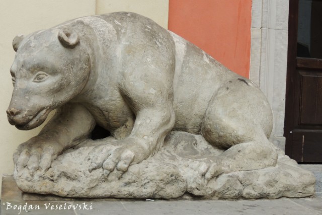 Stone prince-bear in front of the Jesuit Church, Warsaw