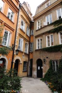 Canon Square - The thinnest house in Warsaw