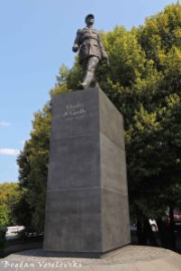 Monument to Charles de Gaulle, Warsaw (Pomnik Charles'a de Gaulle'a w Warszawie)