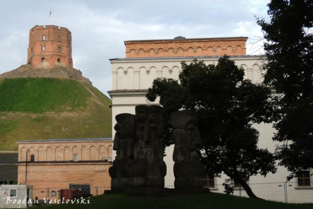 'Lithuanian ballad' (Lietuvos baladė) by Vladas Vildžiūnas & Upper Castle Tower