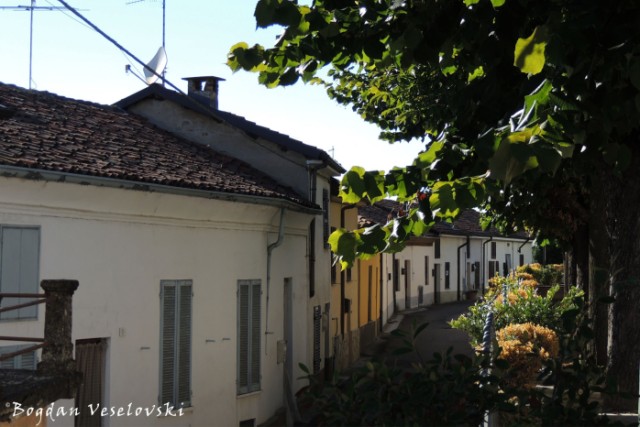 Via A. Manzoni, Rocca d'Arazzo