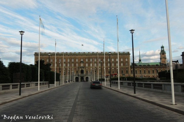 Stockholms slott / Kungliga slottet (Stockholm Palace / The Royal Palace - the northern facade, seen from the North Bridge)