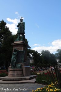Statue of Johan Ludvig Runeberg, Esplanadi park, Helsinki