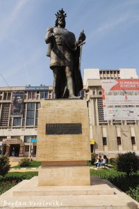 Monument to Mircea cel Batran in front of 'Al. Davila' Theatre