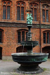 Old Town Hall Market Fountain (Marktbrunnen) in Am Markt, Hannover, 1881