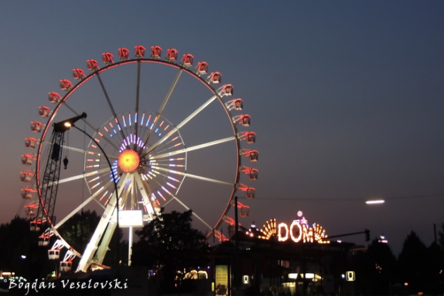 Ferris wheel, in 'Dom' amusement park, Hamburg