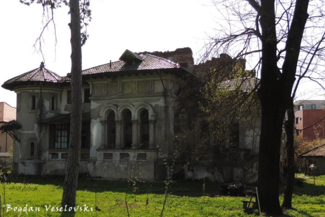 35-37, Kiseleff - Miclescu House (1904, arch. Ion Mincu, Neo-Romanian style)