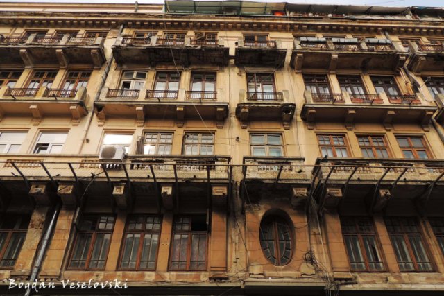 9, Franceză Str. - Apartment building (~1920, eclectic style)