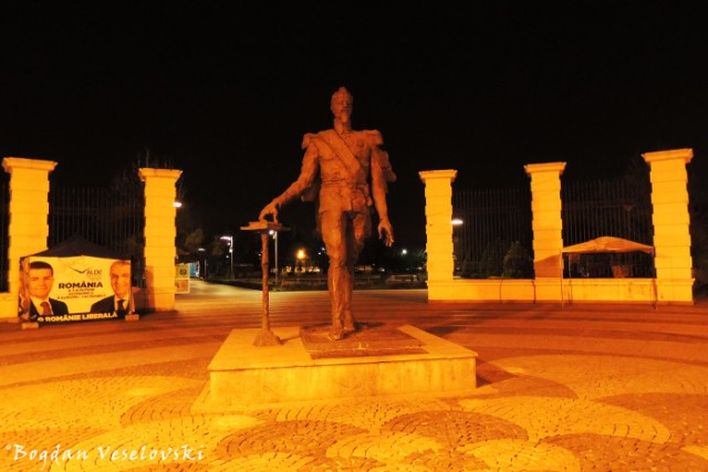 Monument to Alexandru Ioan Cuza in front of Titan Park / IOR Park / Alexandru Ioan Cuza Park