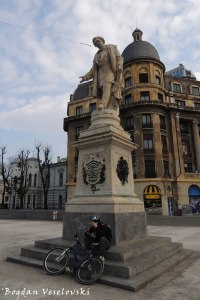 Monument to Ion Heliade Rădulescu, Bucharest
