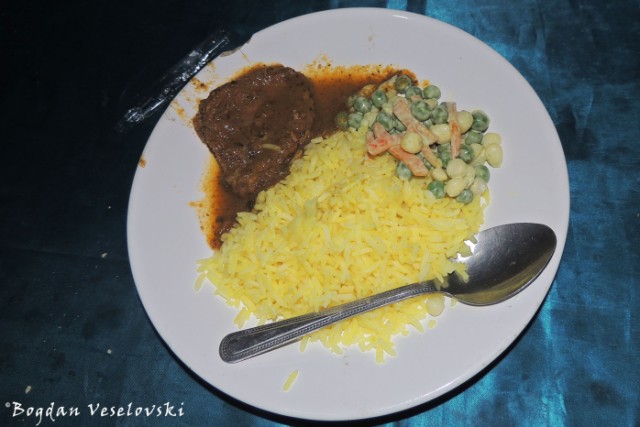 Beef with rice & salad