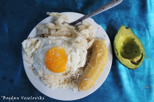 Rice, fried eggs, pasta, oro (baby banana) & avocado
