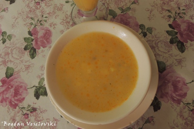 Locro de queso (Soup with cheese)