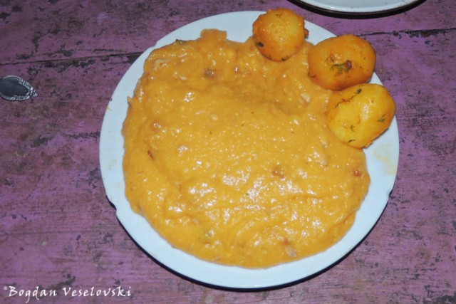 Sango & potatoes (typical from Guayaquil)
