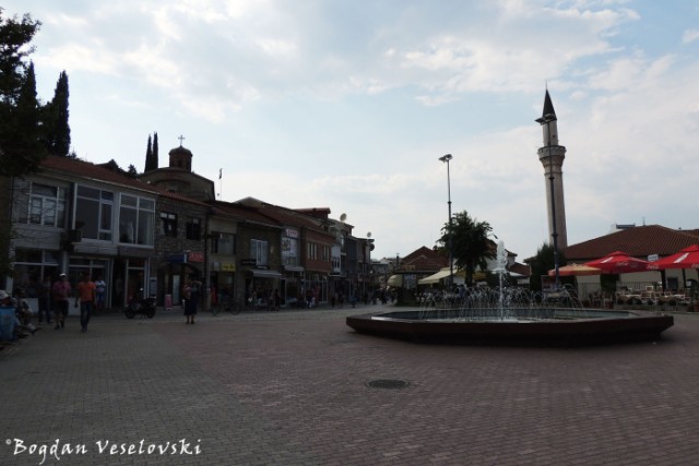 Krusevska Republika Square - Zeynel Abedin-Pasha Mosque
