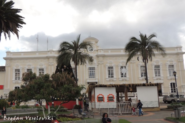 Municipio de Otavalo (City hall of Otavalo)