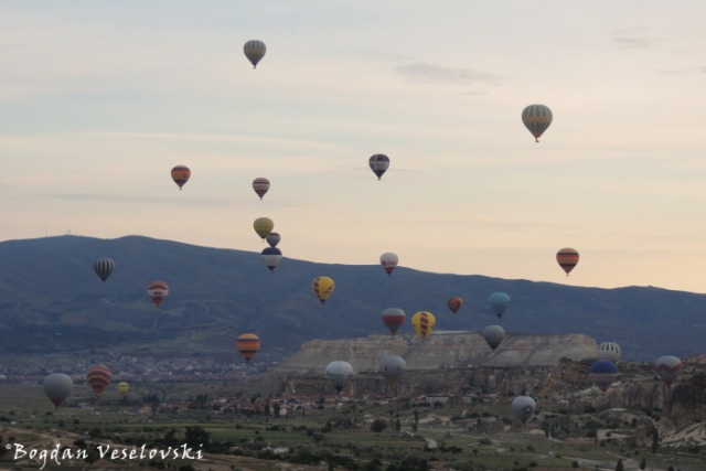 Morning in Cappadocia - Göreme hot air balloons