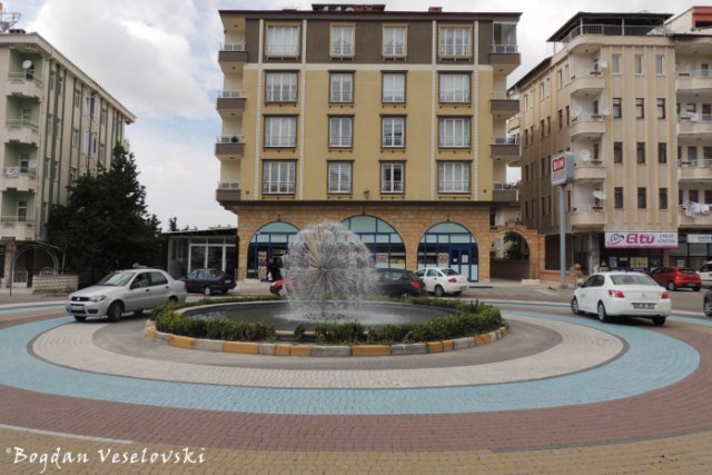 Fountain roundabout