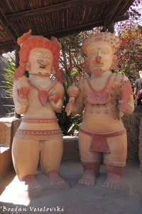 Pre-columbian statues (replicas)
